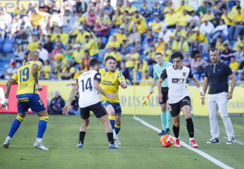 Las Palmas vs Valencia CF (23:30 &#8211; 03/05) | Xem lại trận đấu