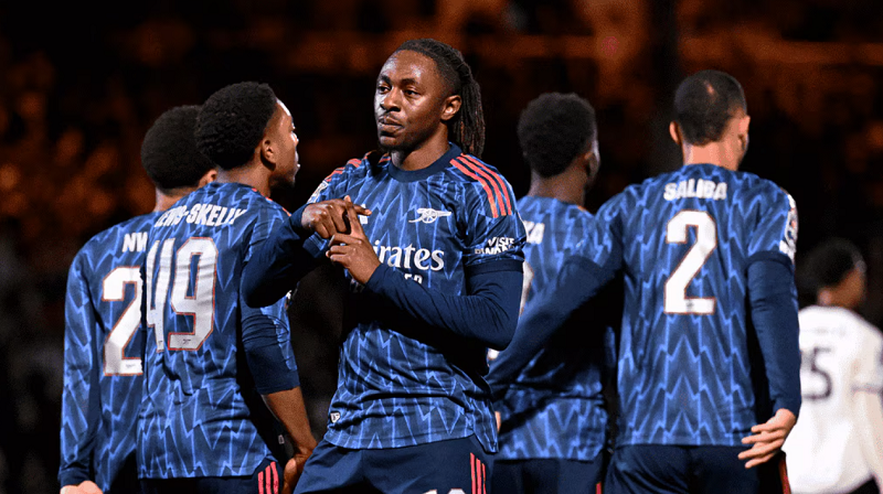 eze-no-sung-arsenal-noi-dai-mach-bat