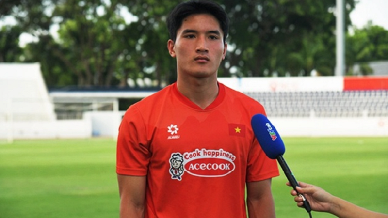 Ngọc Mỹ rưng rưng kể lại khoảnh khắc mẹ khóc vì bàn thắng đầu tiên